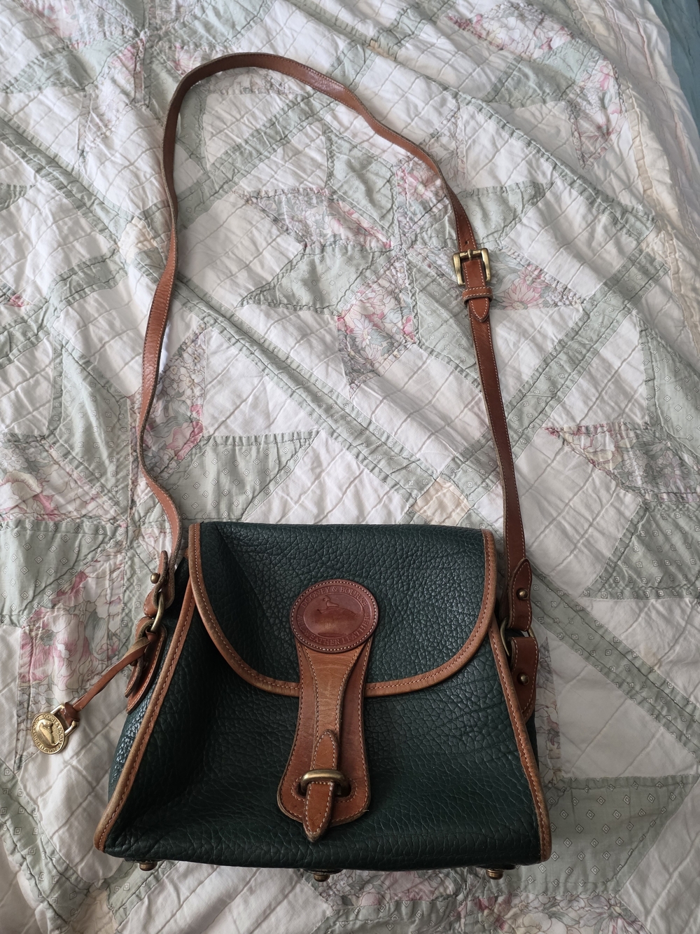 Vintage Authentic Dooney & Bourke Green Essex Bag